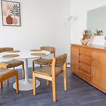 Les Coraux, Centre & Apartment