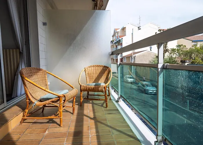 Les Coraux, Centre & Apartament