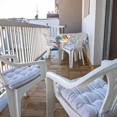 Les Coraux, Centre & Apartment *