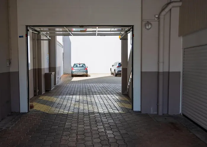 Les Coraux, Centre &